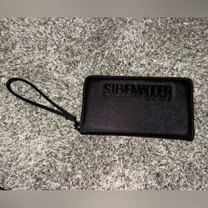 NWOT Steve Madden Black Wristlet Wallet